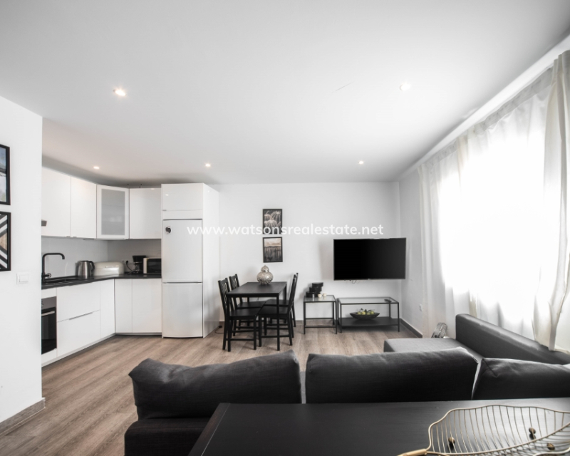 Resale - Terraced - Urb. La Marina
