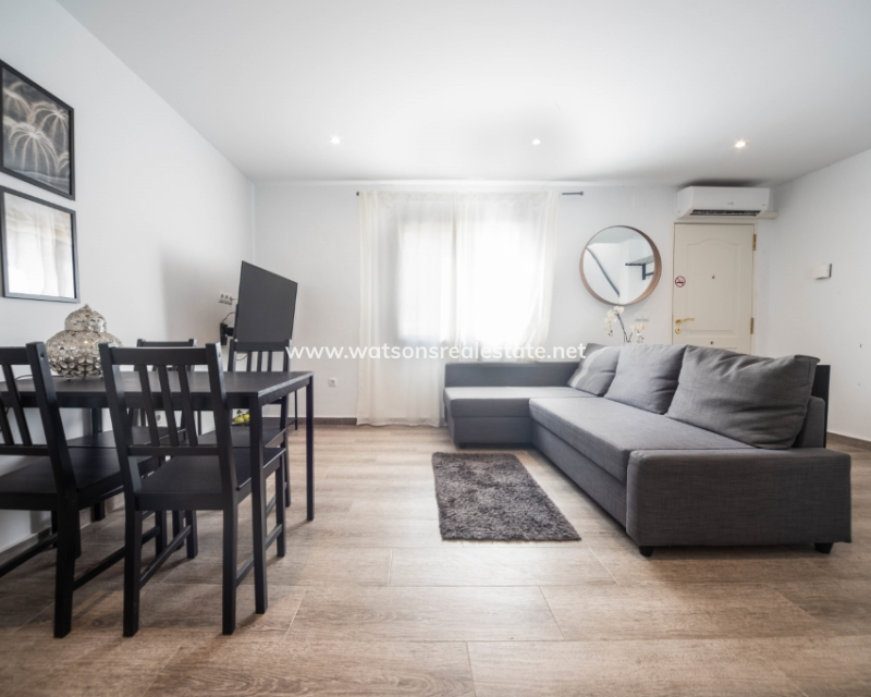 Resale - Terraced - Urb. La Marina