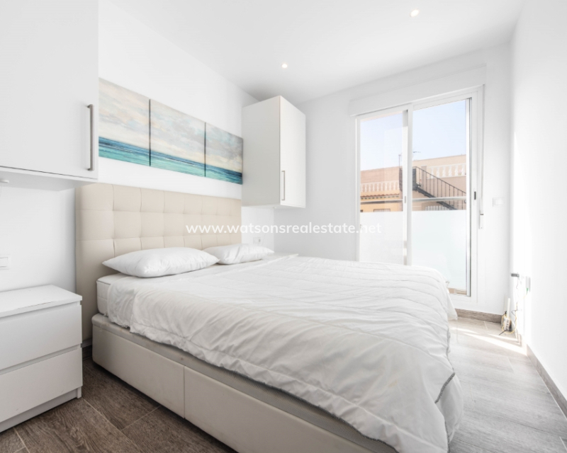 Resale - Terraced - Urb. La Marina