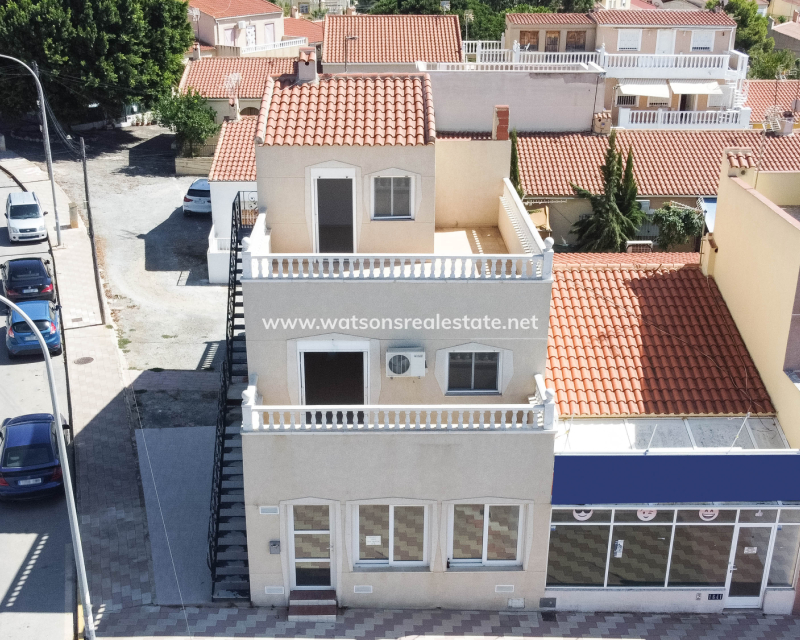Resale - Terraced - Urb. La Marina