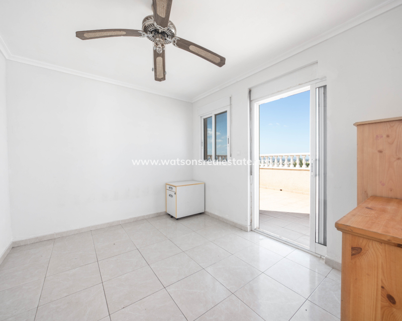 Resale - Terraced - Urb. La Marina