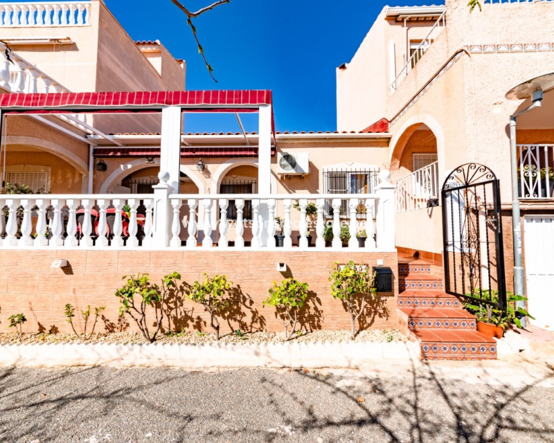 Resale - Terraced - Urb. La Marina
