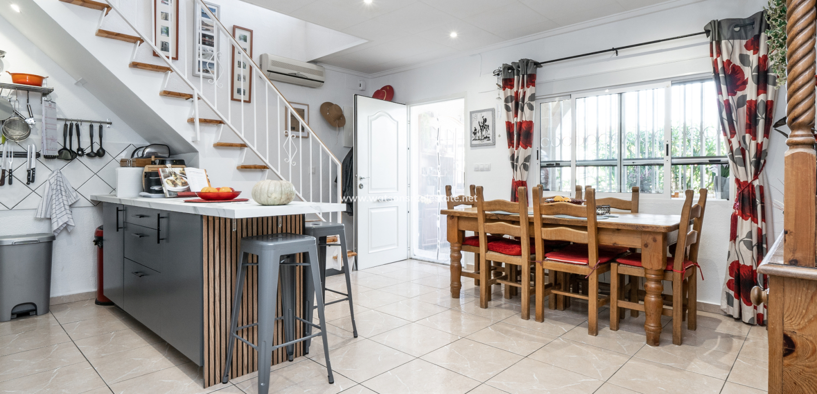 Resale - Terraced - Urb. La Marina