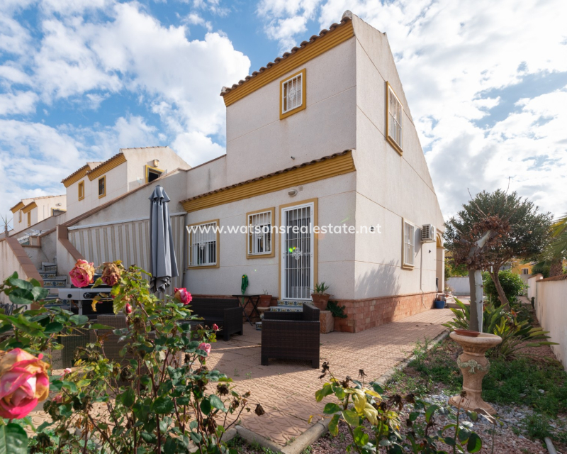Resale - Terraced - Urb. La Marina