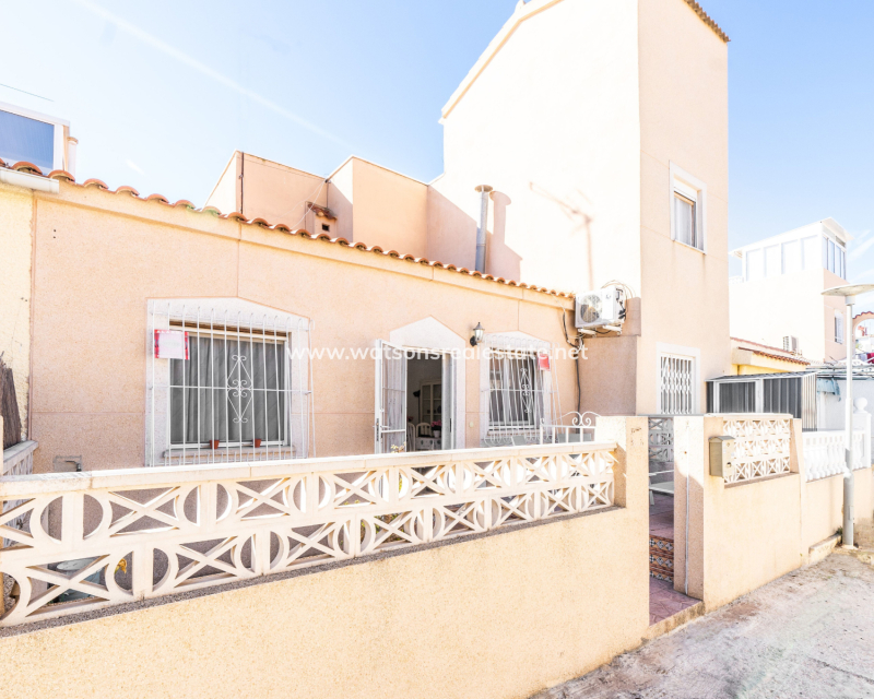 Resale - Terraced - Urb. La Marina