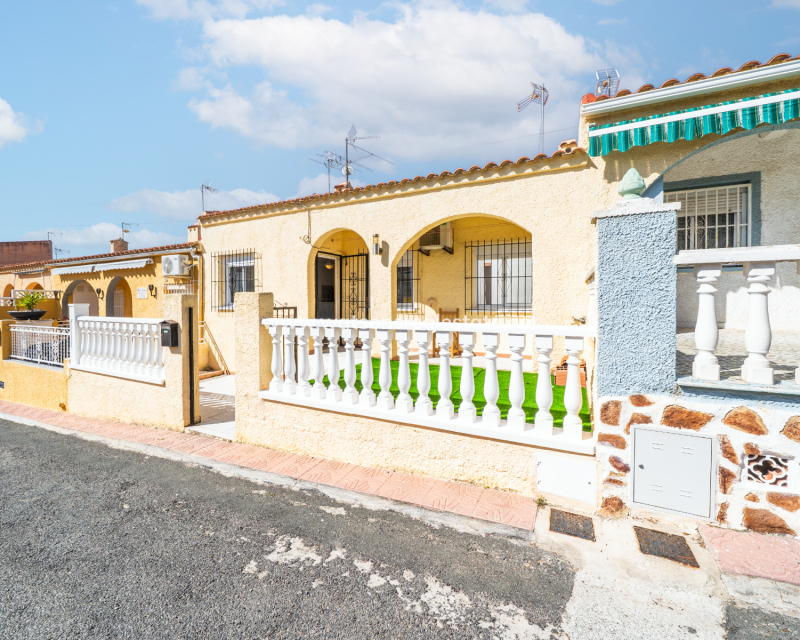 Resale - Terraced - Urb. La Marina