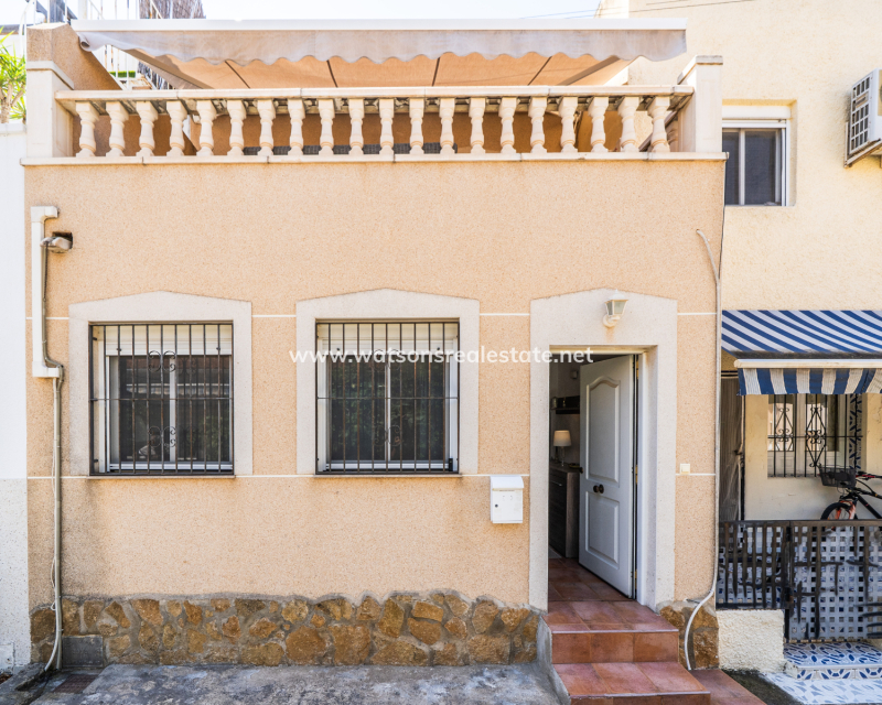 Resale - Terraced - Urb. La Marina