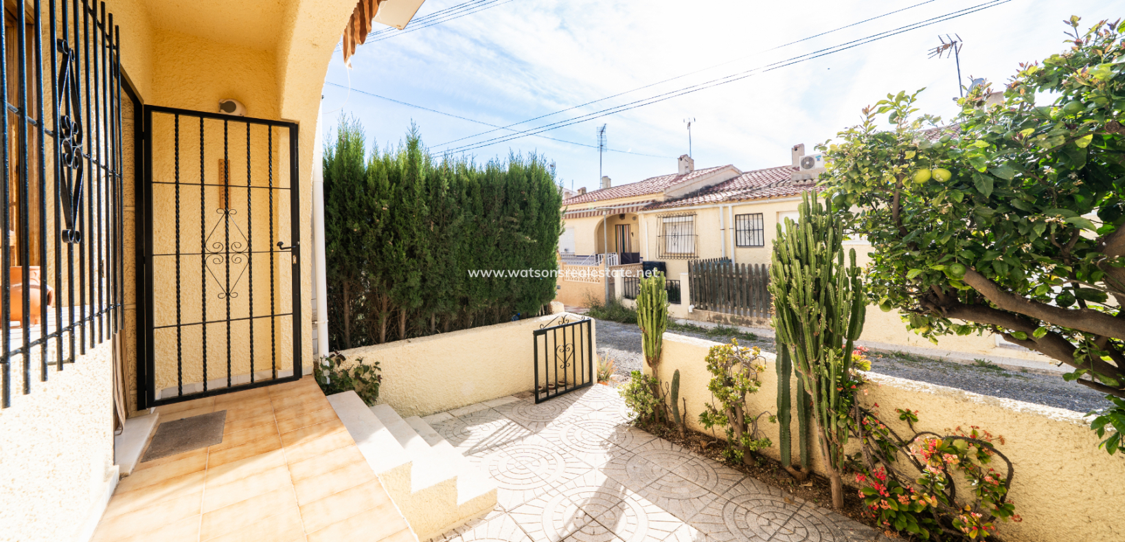 Resale - Terraced - Urb. La Marina