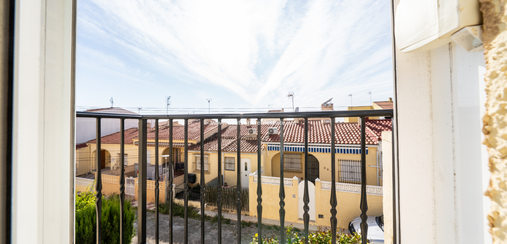 Resale - Terraced - Urb. La Marina