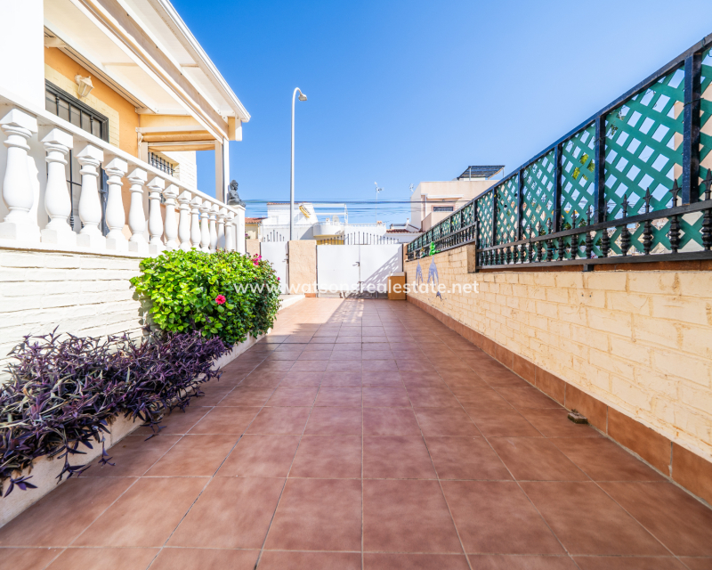 Revente - Jumelé - Urb. La Marina