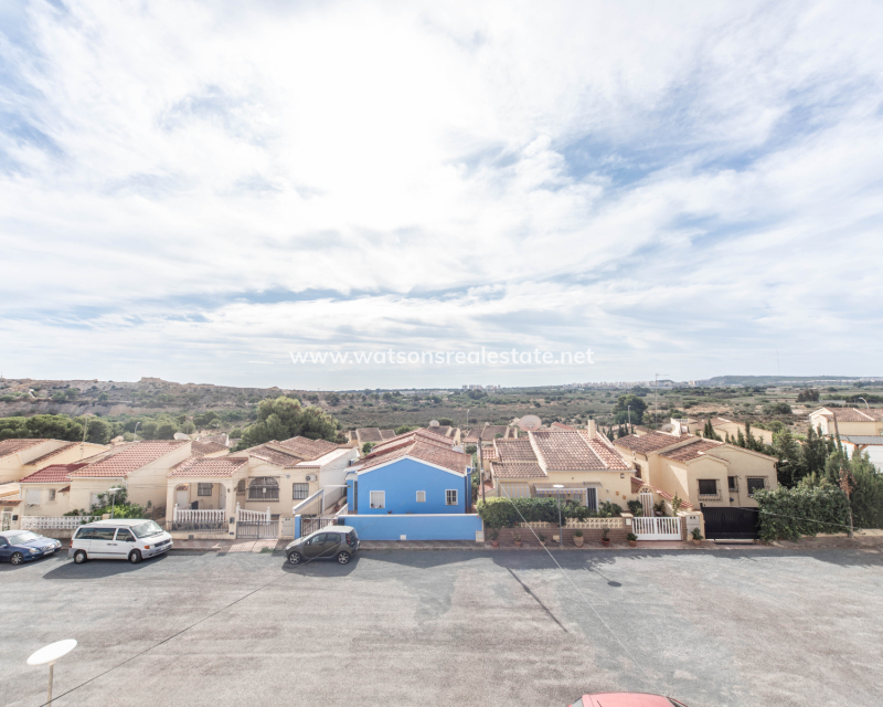Revente - Maison Individuelle - Urb. La Marina