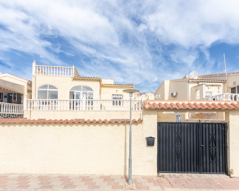 Revente - Maison Individuelle - Urb. La Marina