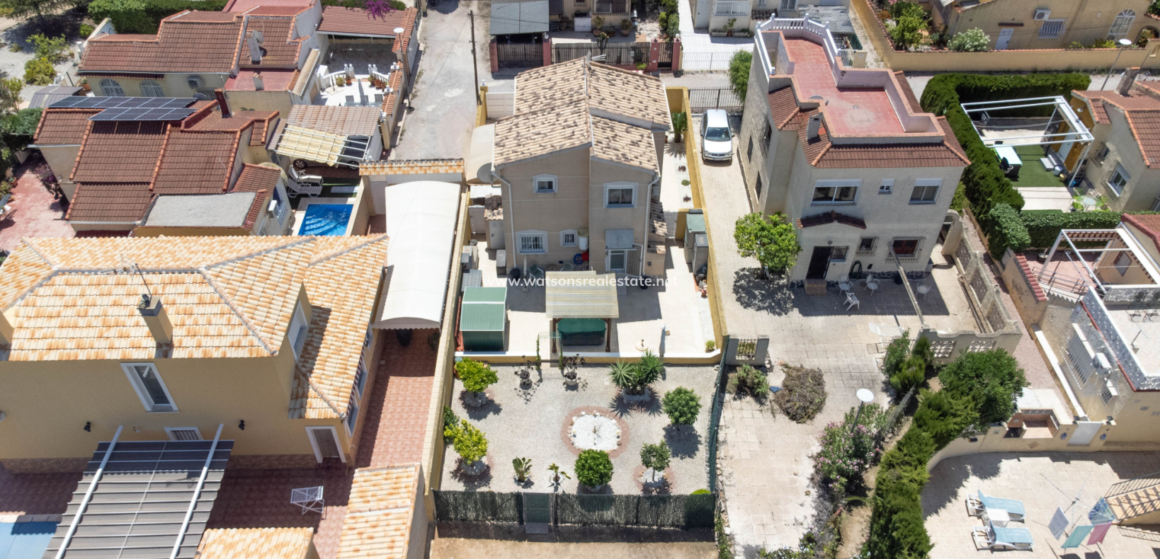 Revente - Maison Individuelle - Urb. La Marina