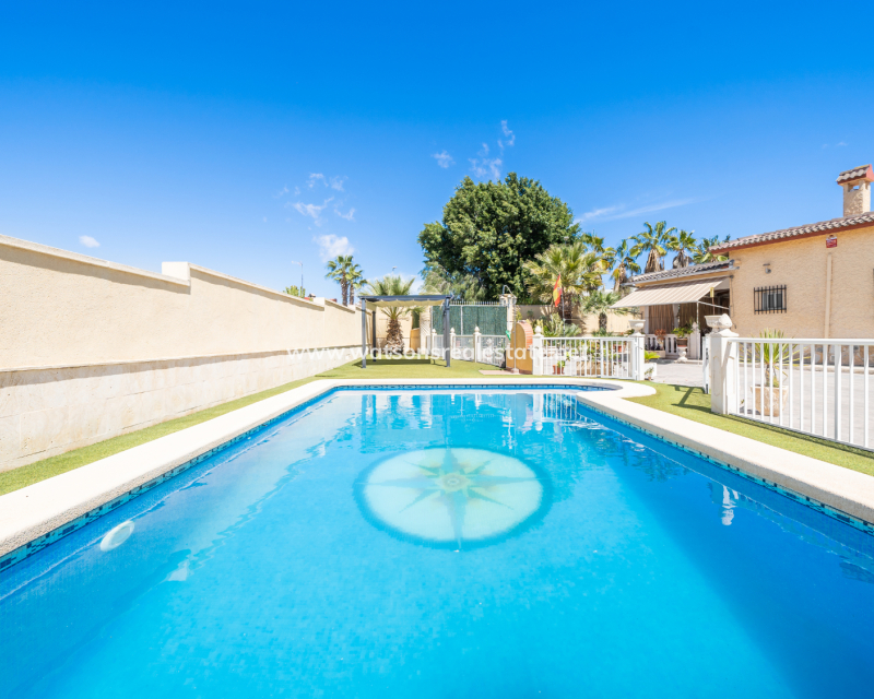 Revente - Maison Individuelle - Urb. La Marina