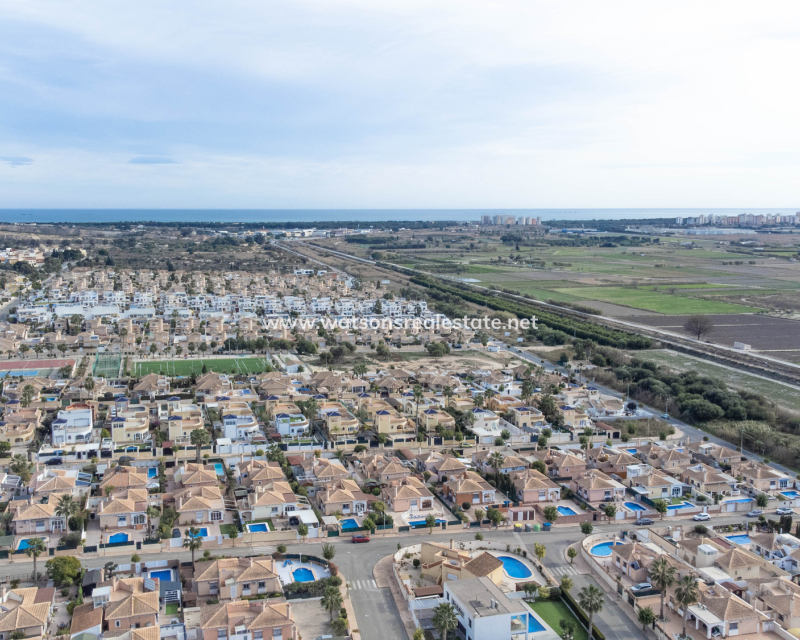 Revente - Maison Individuelle - Urb. La Marina