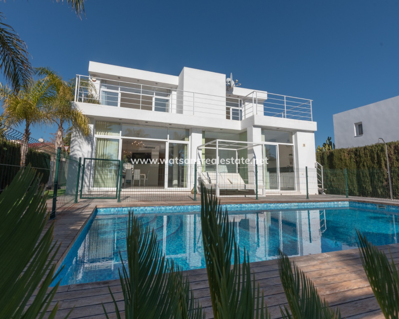 Revente - Maison Individuelle - Urb. La Marina