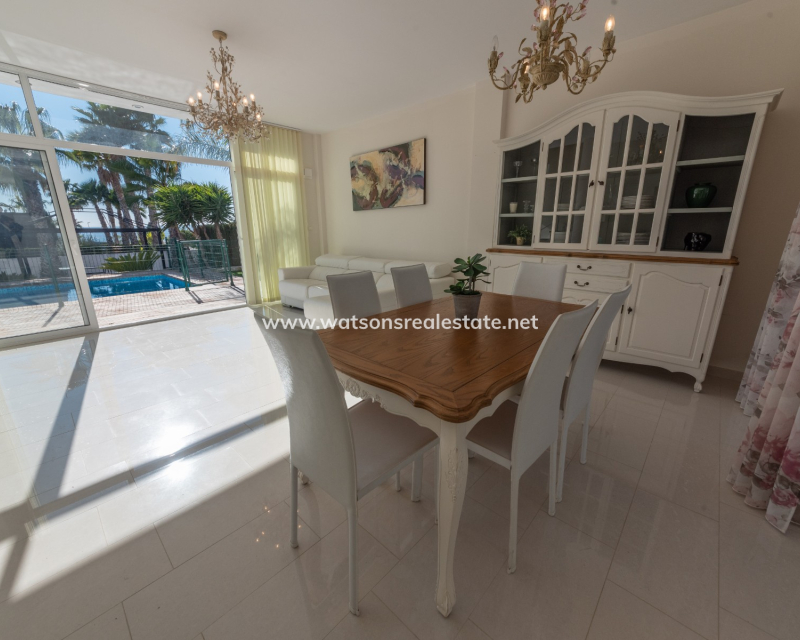 Revente - Maison Individuelle - Urb. La Marina