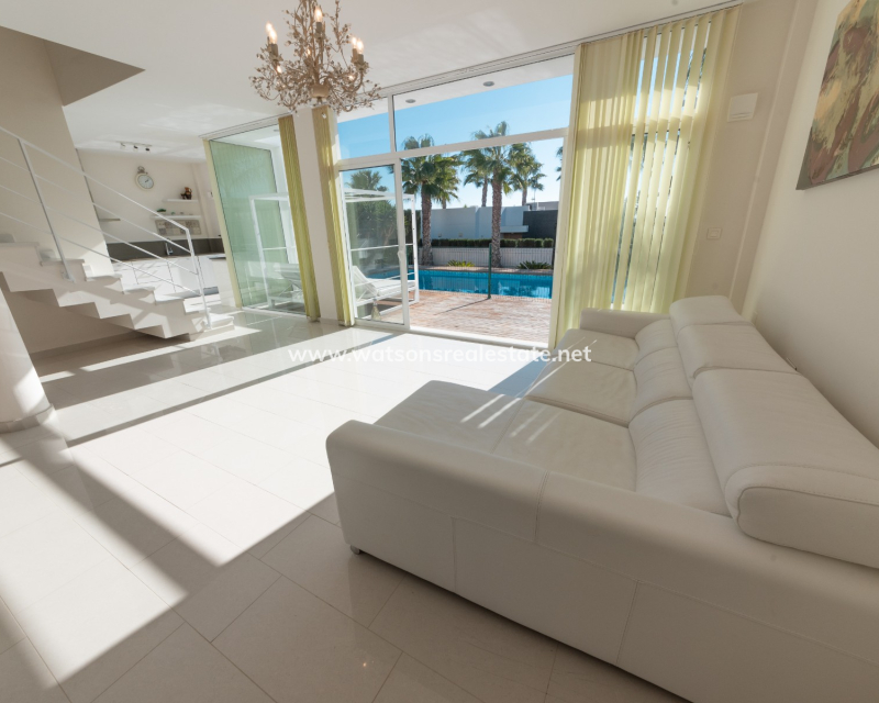Revente - Maison Individuelle - Urb. La Marina