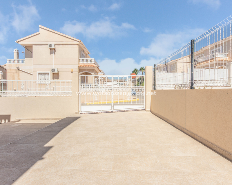 Revente - Maison Individuelle - Urb. La Marina