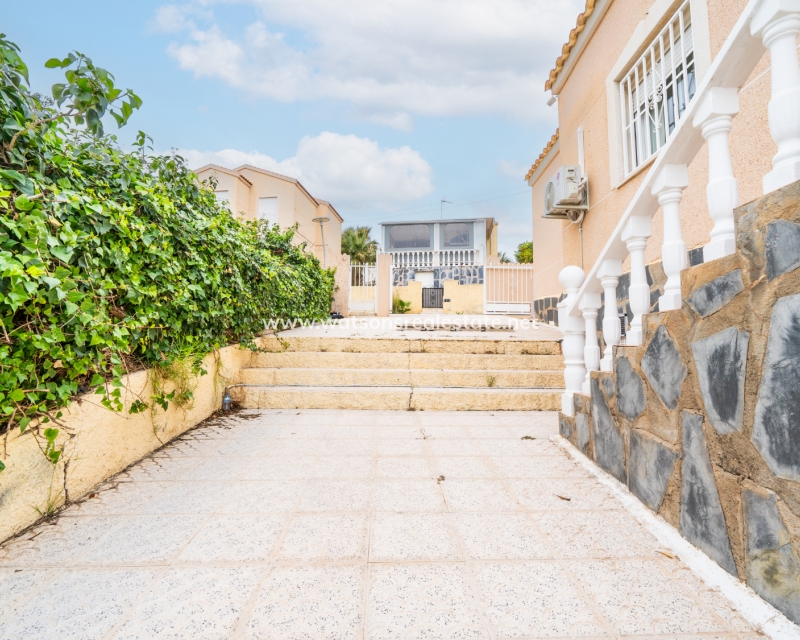 Revente - Maison Individuelle - Urb. La Marina