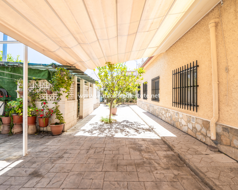 Revente - Maison Individuelle - Urb. La Marina
