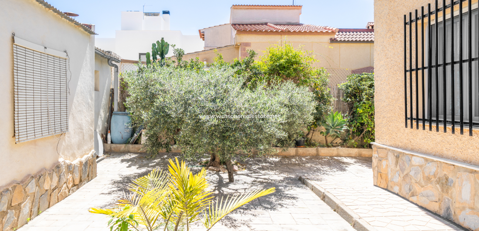 Revente - Maison Individuelle - Urb. La Marina
