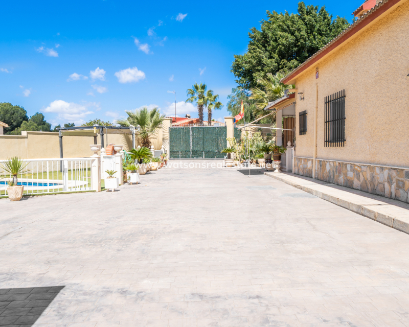 Revente - Maison Individuelle - Urb. La Marina