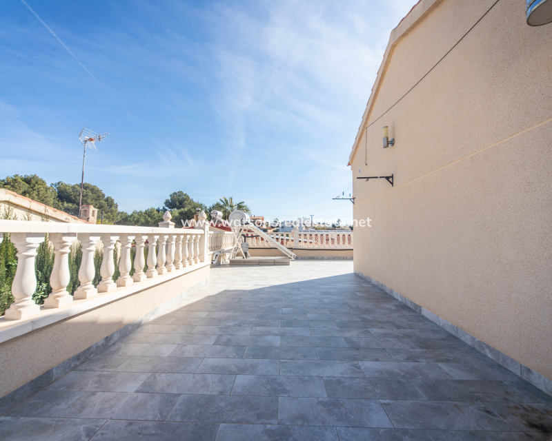 Revente - Maison Individuelle - Urb. La Marina