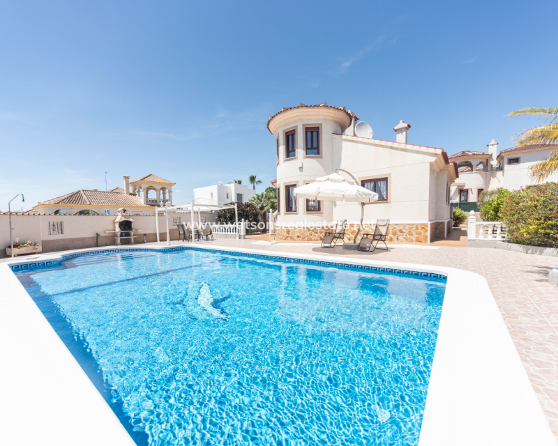 Revente - Maison Individuelle - Urb. La Marina