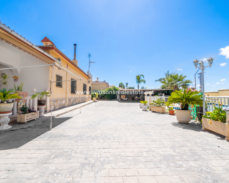 Revente - Maison Individuelle - Urb. La Marina