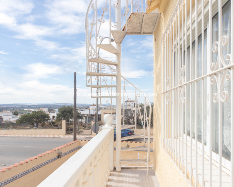 Revente - Maison Individuelle - Urb. La Marina