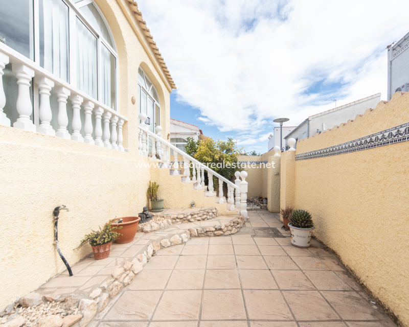 Revente - Maison Individuelle - Urb. La Marina