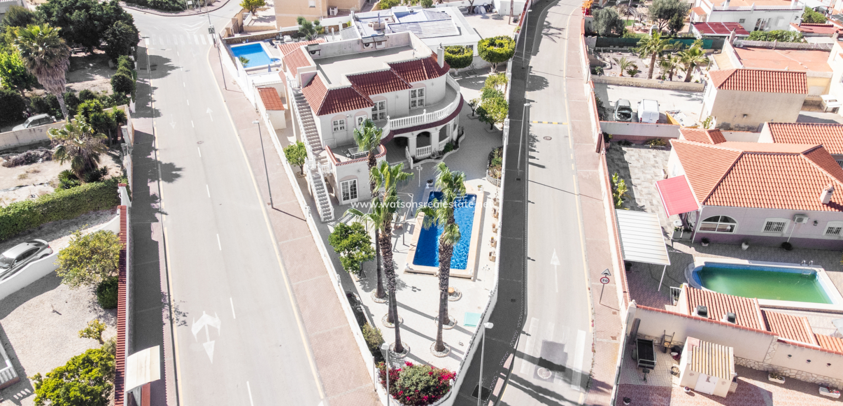 Revente - Maison Individuelle - Urb. La Marina