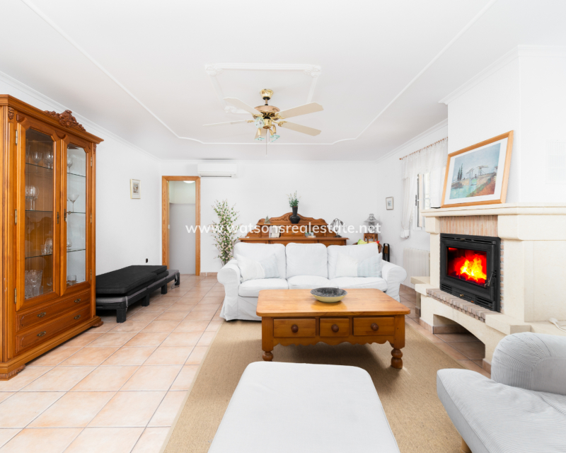Revente - Maison Individuelle - Urb. La Marina