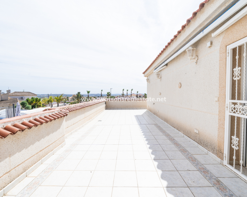Revente - Maison Individuelle - Urb. La Marina