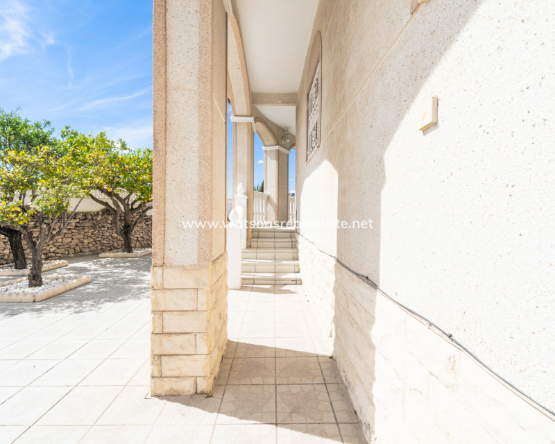 Revente - Maison Individuelle - Urb. La Marina