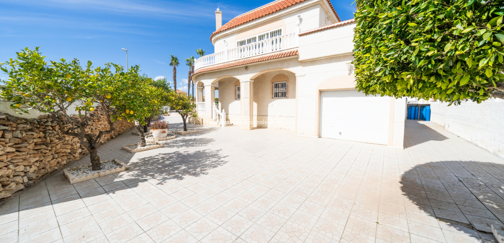 Revente - Maison Individuelle - Urb. La Marina