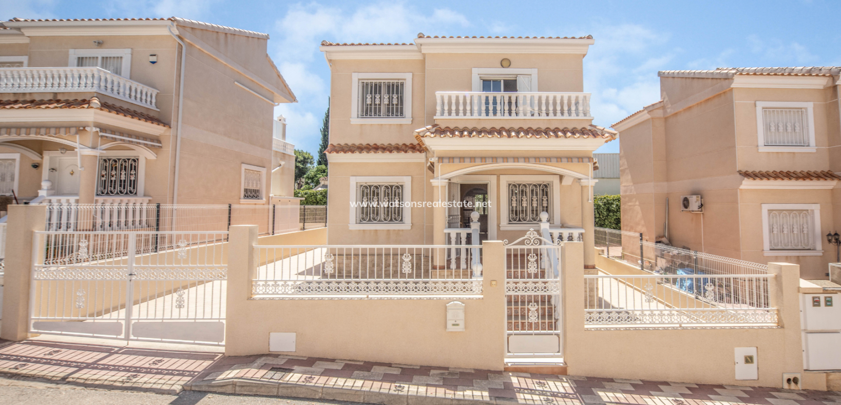 Revente - Maison Individuelle - Urb. La Marina