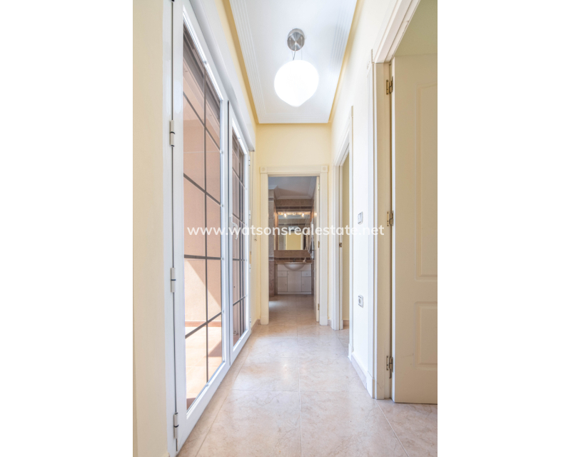 Revente - Maison Individuelle - Urb. La Marina