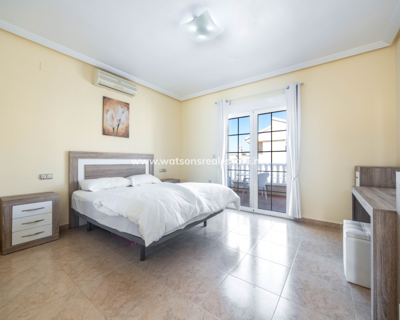 Revente - Maison Individuelle - Urb. La Marina