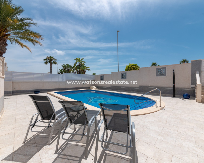 Revente - Maison Individuelle - Urb. La Marina