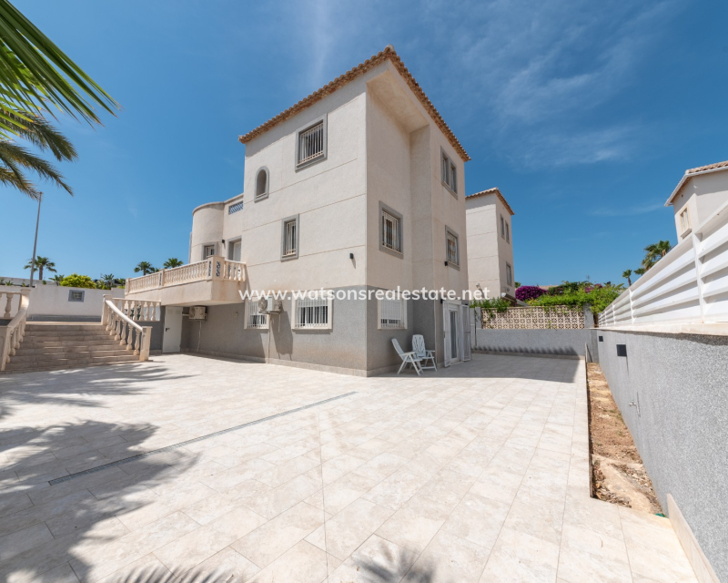 Revente - Maison Individuelle - Urb. La Marina