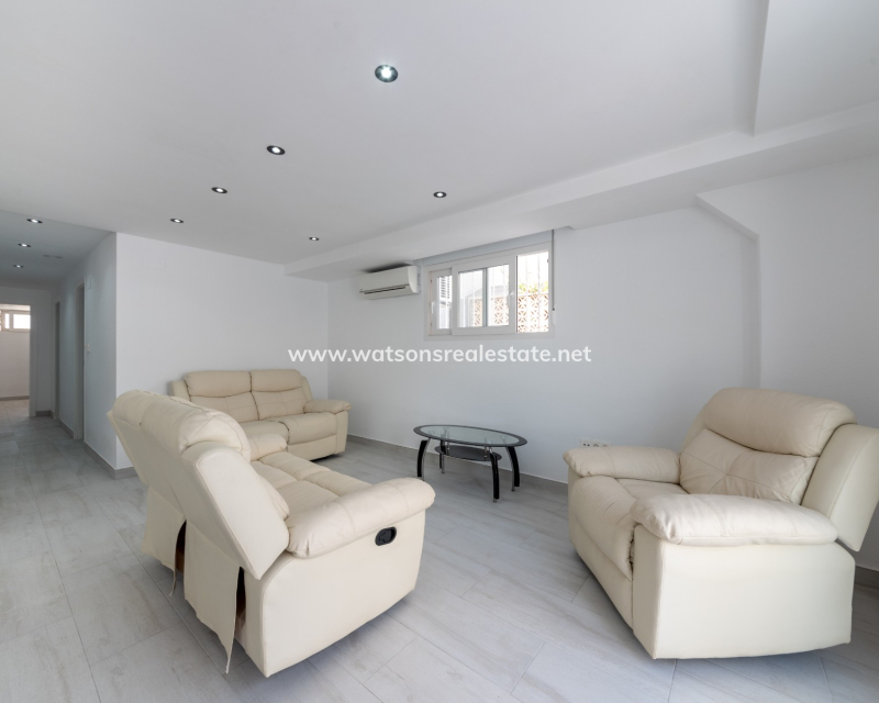 Revente - Maison Individuelle - Urb. La Marina