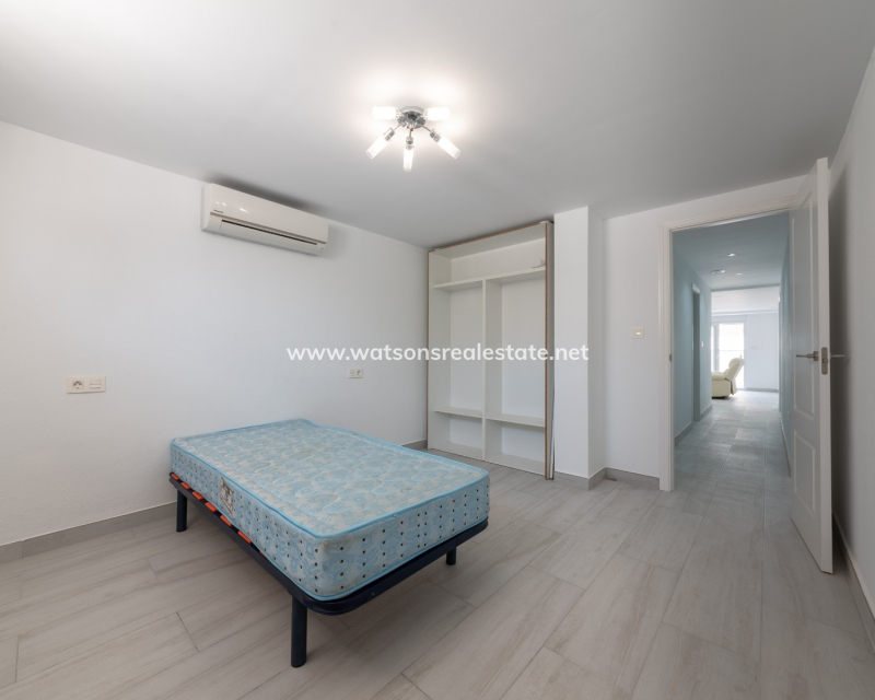 Revente - Maison Individuelle - Urb. La Marina