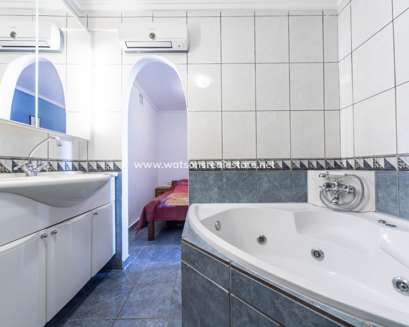 Revente - Maison Individuelle - Urb. La Marina