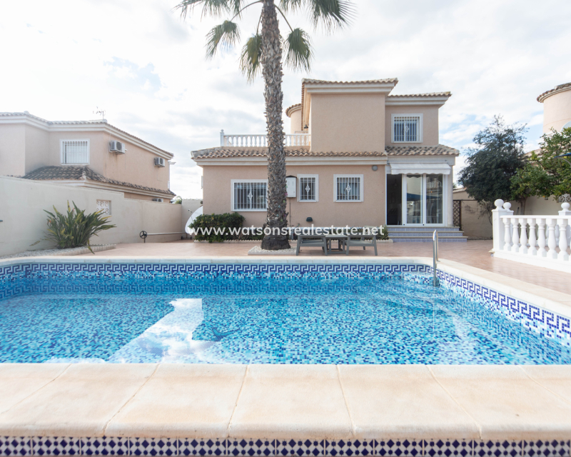 Revente - Maison Individuelle - Urb. La Marina