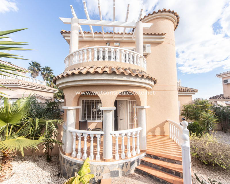 Revente - Maison Individuelle - Urb. La Marina