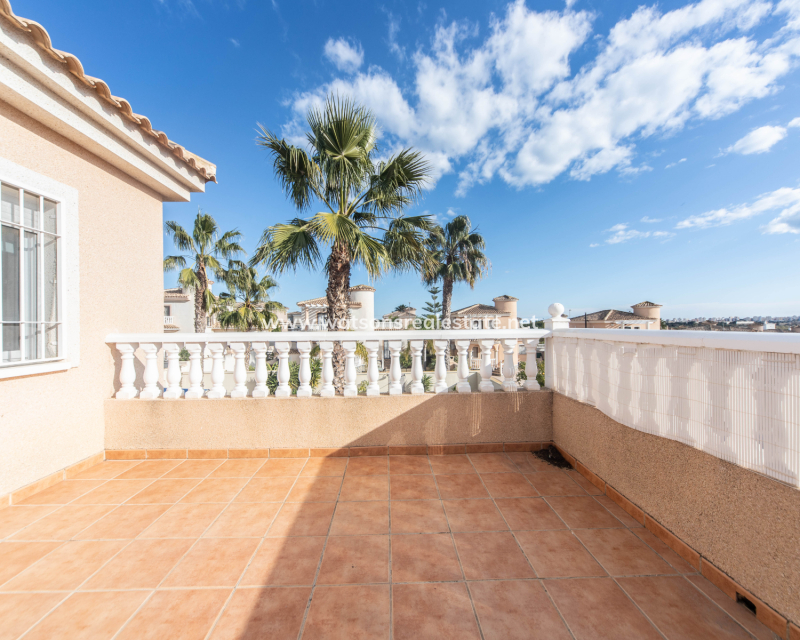Revente - Maison Individuelle - Urb. La Marina