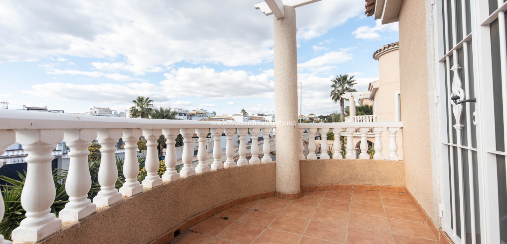 Revente - Maison Individuelle - Urb. La Marina