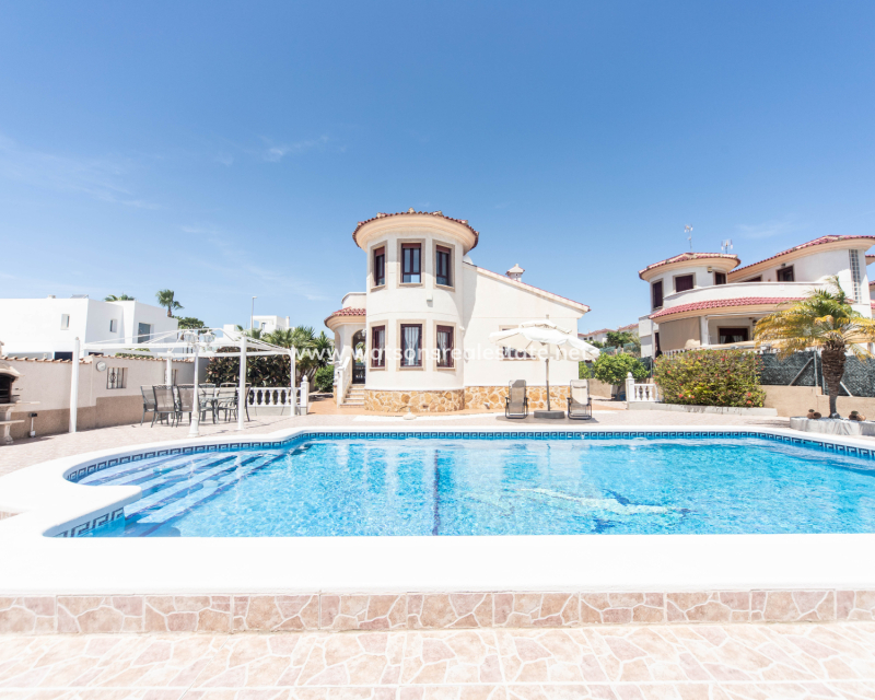 Revente - Maison Individuelle - Urb. La Marina